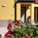 La Casa Del Sole לינה וארוחת בוקר 4*