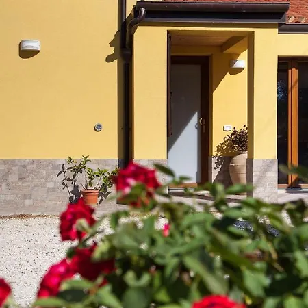 La Casa Del Sole Alojamento de Acomodação e Pequeno-almoço 4*