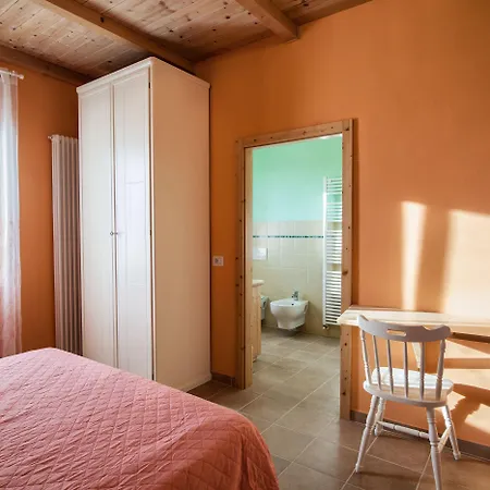 La Casa Del Sole Bed & Breakfast 4*